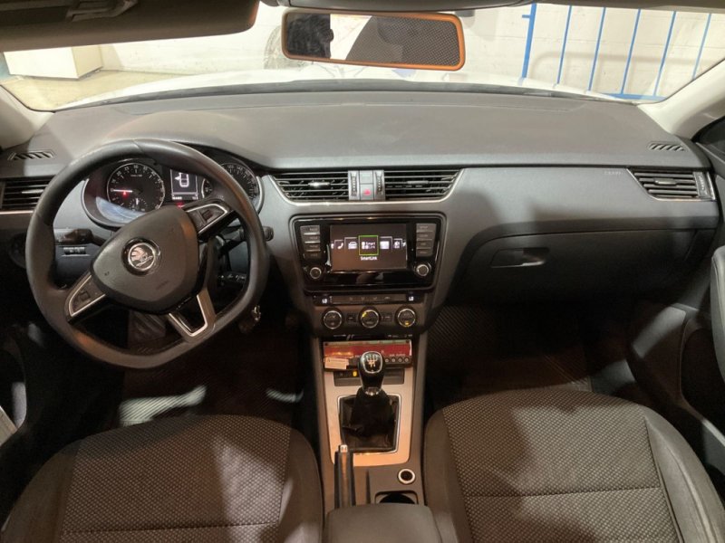 SKODA OCTAVIA 1600 TDI CON 115 CV Y 6 VELOCIDADES