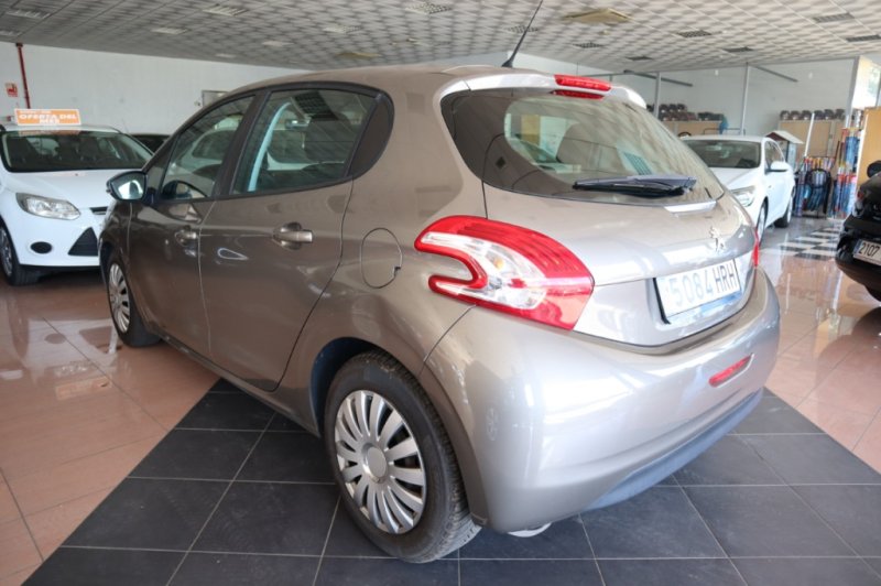 PEUGEOT 208 1600 HDI DE 92 CV CON 5 PUERTAS