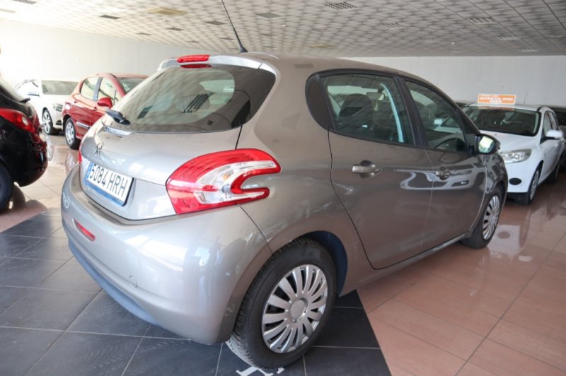 PEUGEOT 208 1600 HDI DE 92 CV CON 5 PUERTAS