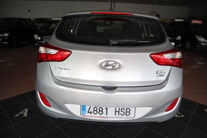 HYUNDAI I30 TECNO DE 90 CV CON 5 PUERTAS  Y 6 VELOC.