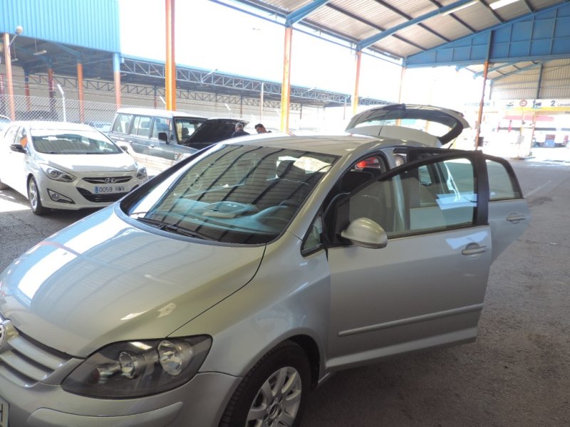 VOLKSWAGEN GOLF 2.0 TDI DE 140 CV 5 PUERTAS