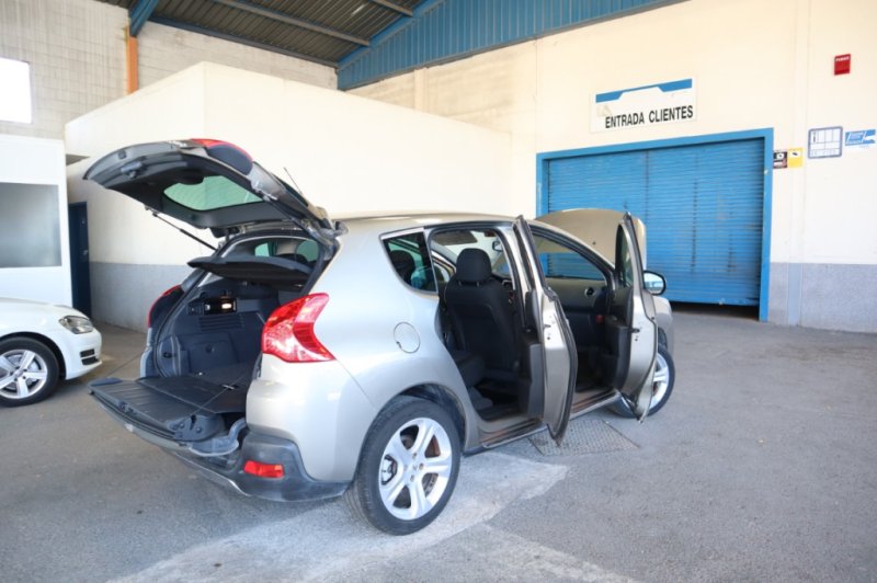 PEUGEOT 3008 MONOVOLUMEN  MOTOR 1600 HDI CON 110 CV