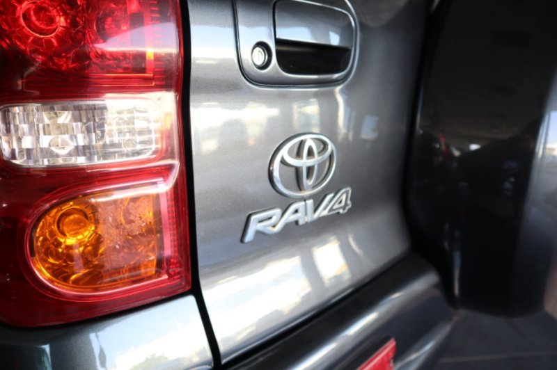 TOYOTA RAV 4 TODO TERRENO 4X2 1800 CC INY GASOLINA