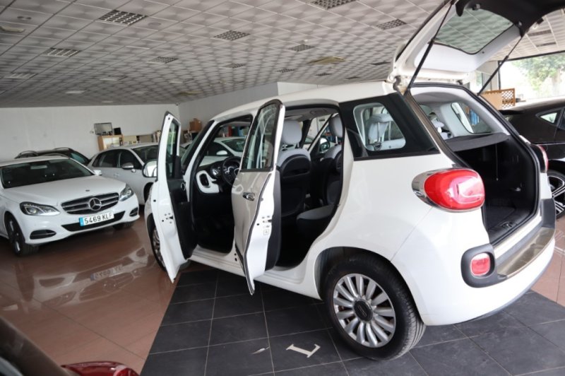 FIAT 500 L 1300 JTD TURBO DIESEL 5 PUERTAS