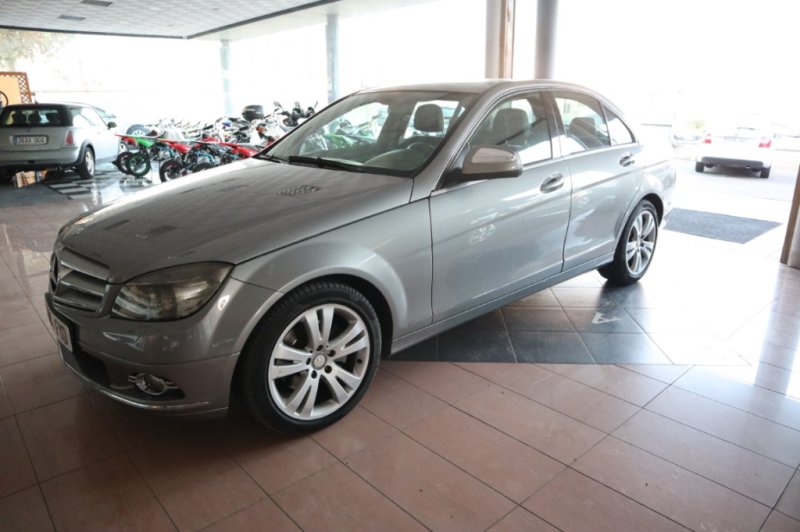 MERCEDES-BENZ C 220 CDI AUTOMATICO CON 170 CV