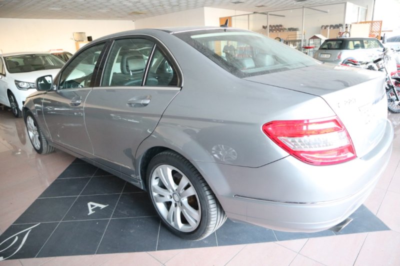 MERCEDES-BENZ C 220 CDI AUTOMATICO CON 170 CV