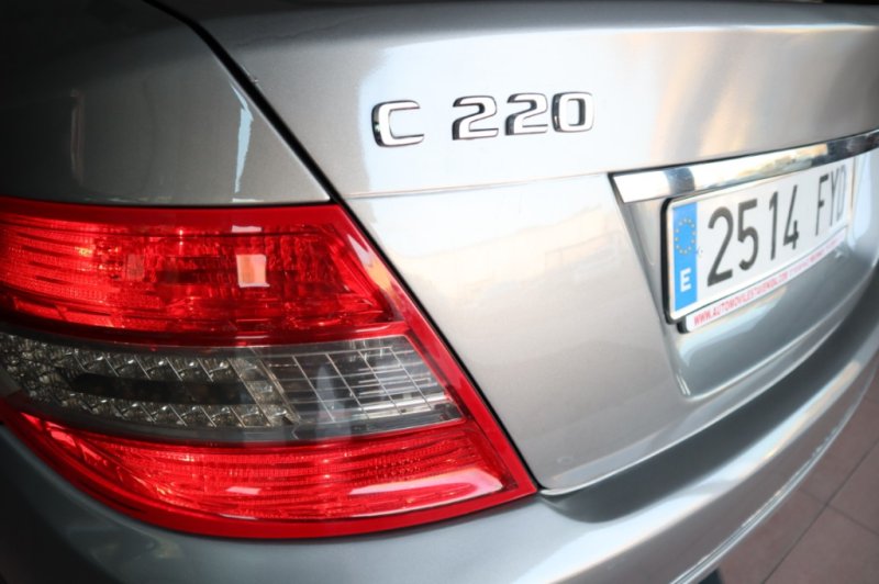 MERCEDES-BENZ C 220 CDI AUTOMATICO CON 170 CV