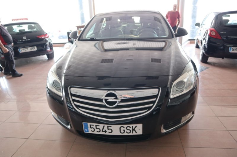 OPEL INSIGNIA 2.0 TURBO DIESEL CON 6 VELOCIDADES