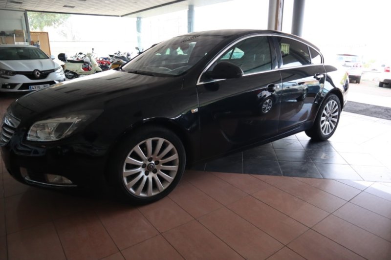 OPEL INSIGNIA 2.0 TURBO DIESEL CON 6 VELOCIDADES