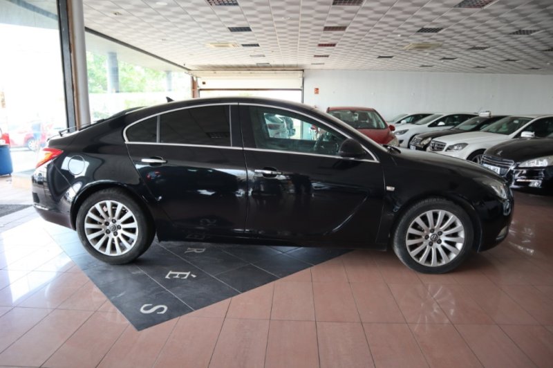 OPEL INSIGNIA 2.0 TURBO DIESEL CON 6 VELOCIDADES